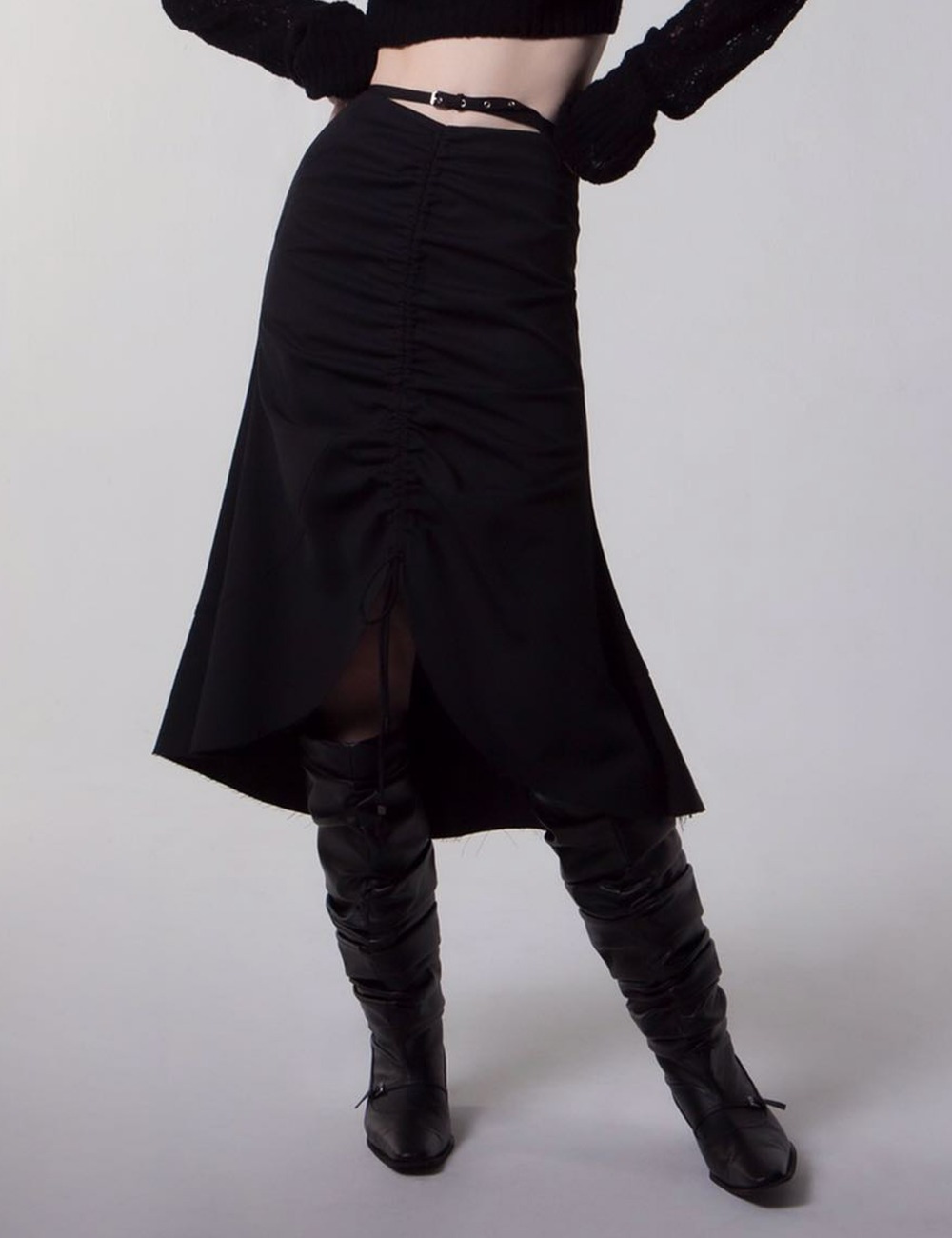 BELTED SKIRT WITH FRONT GATHERING_BLACK