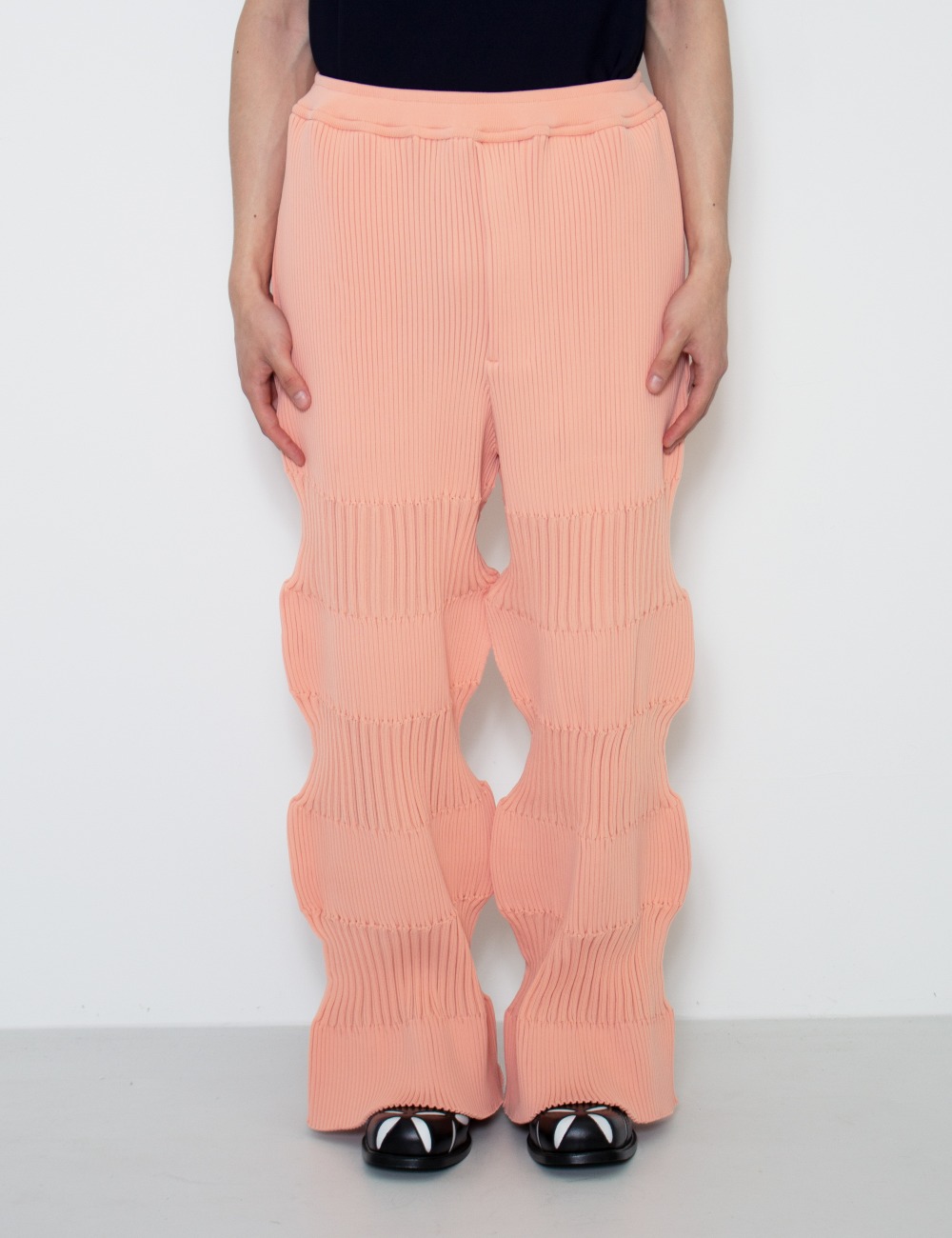 FLUTED PANTS 1_SALMON
